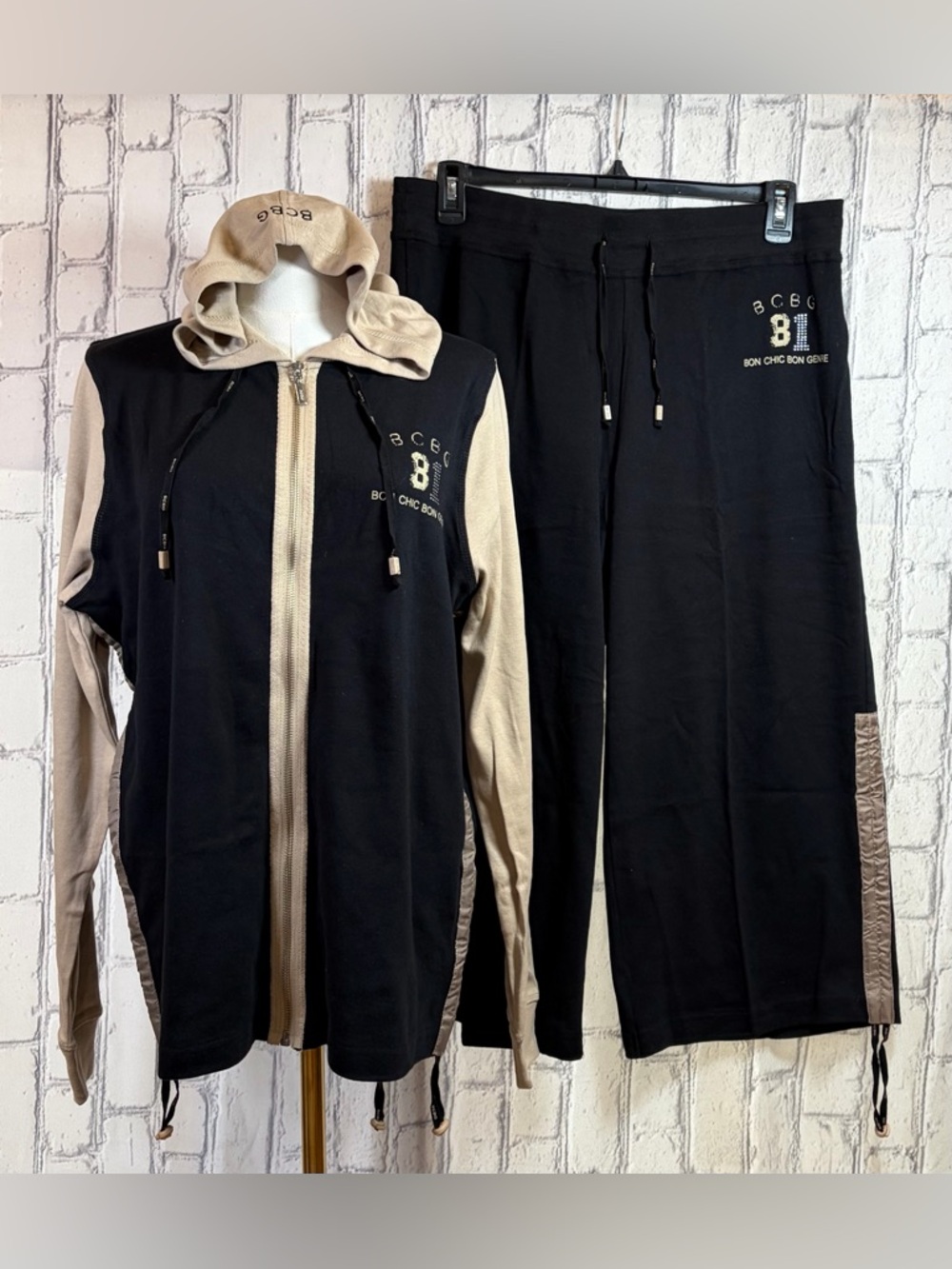 BCBG Maxazria :1X Women Black/Sahara Lightweight Zip Hoodie & Track Pants Set